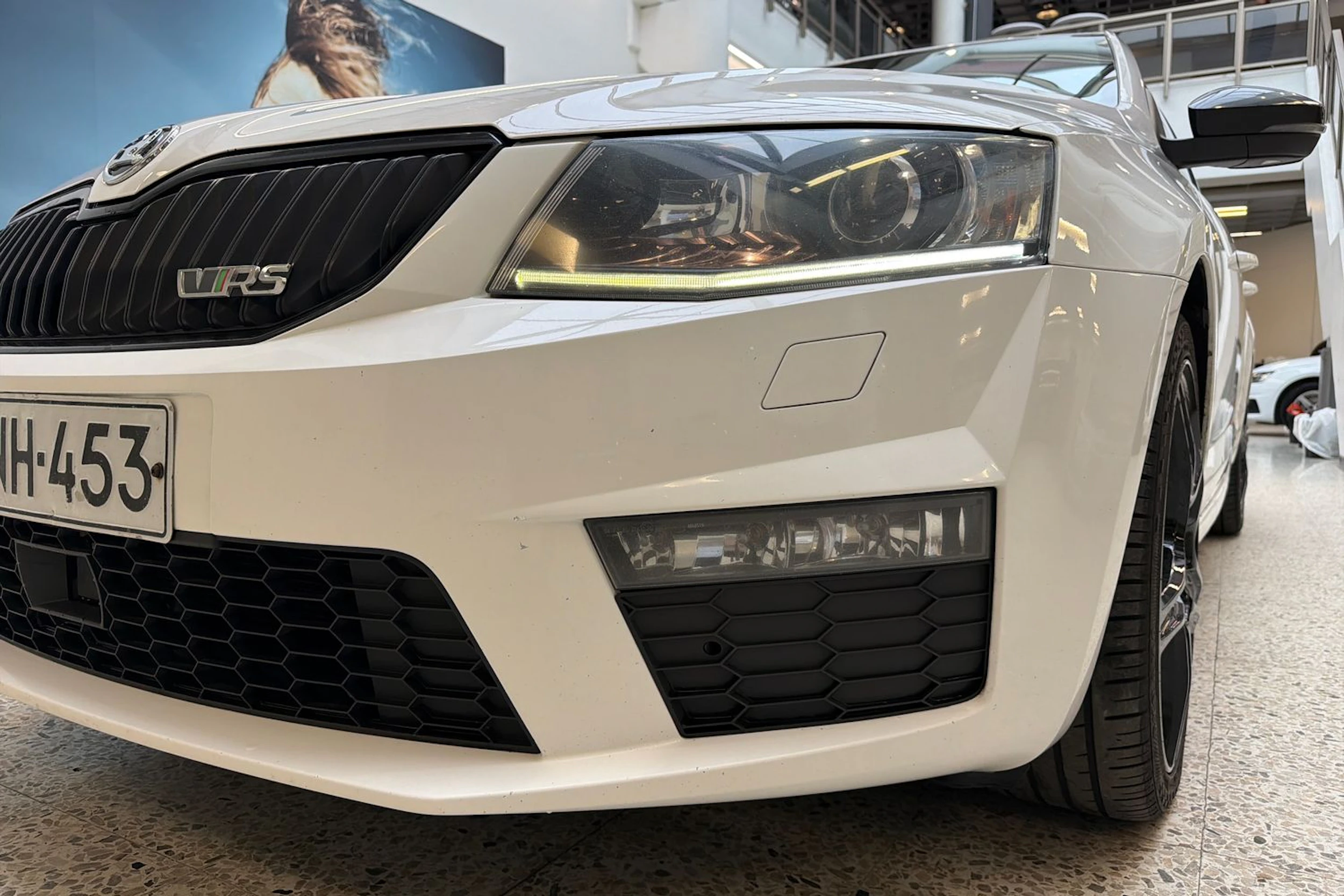 valkoinen Skoda Octavia 2015 kuva 26.