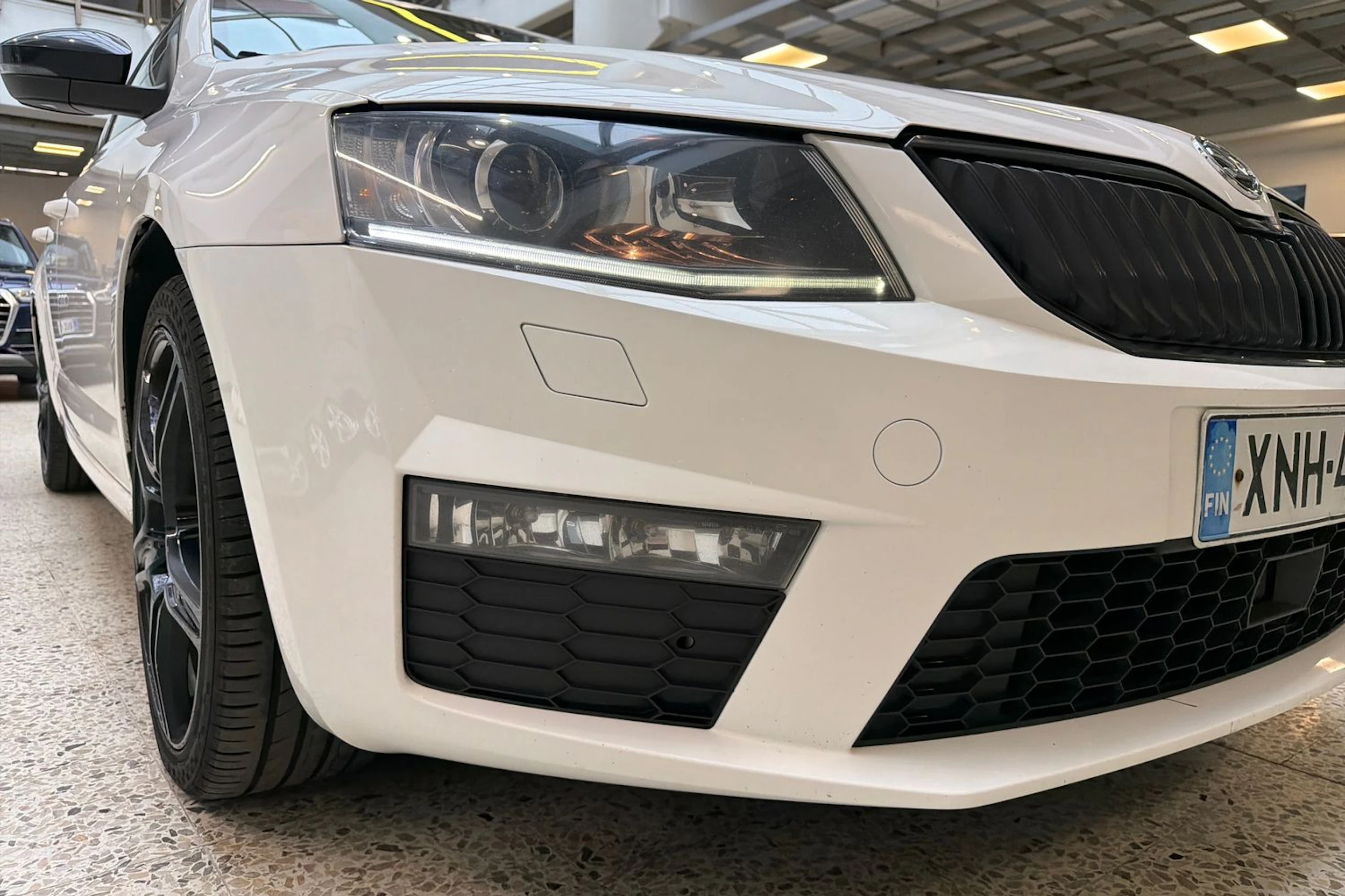 valkoinen Skoda Octavia 2015 kuva 27.