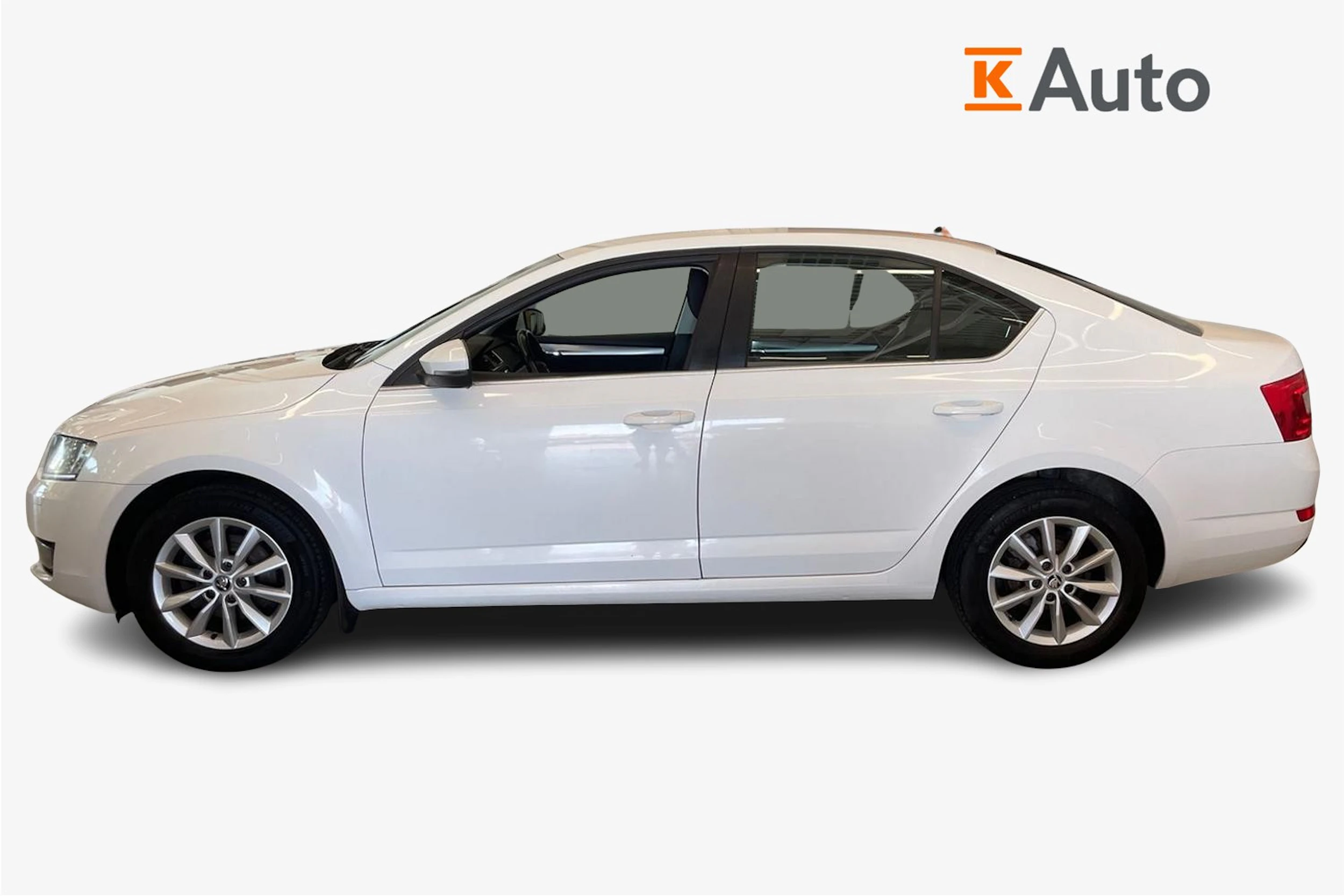 valkoinen Skoda Octavia 2014 kuva 5.
