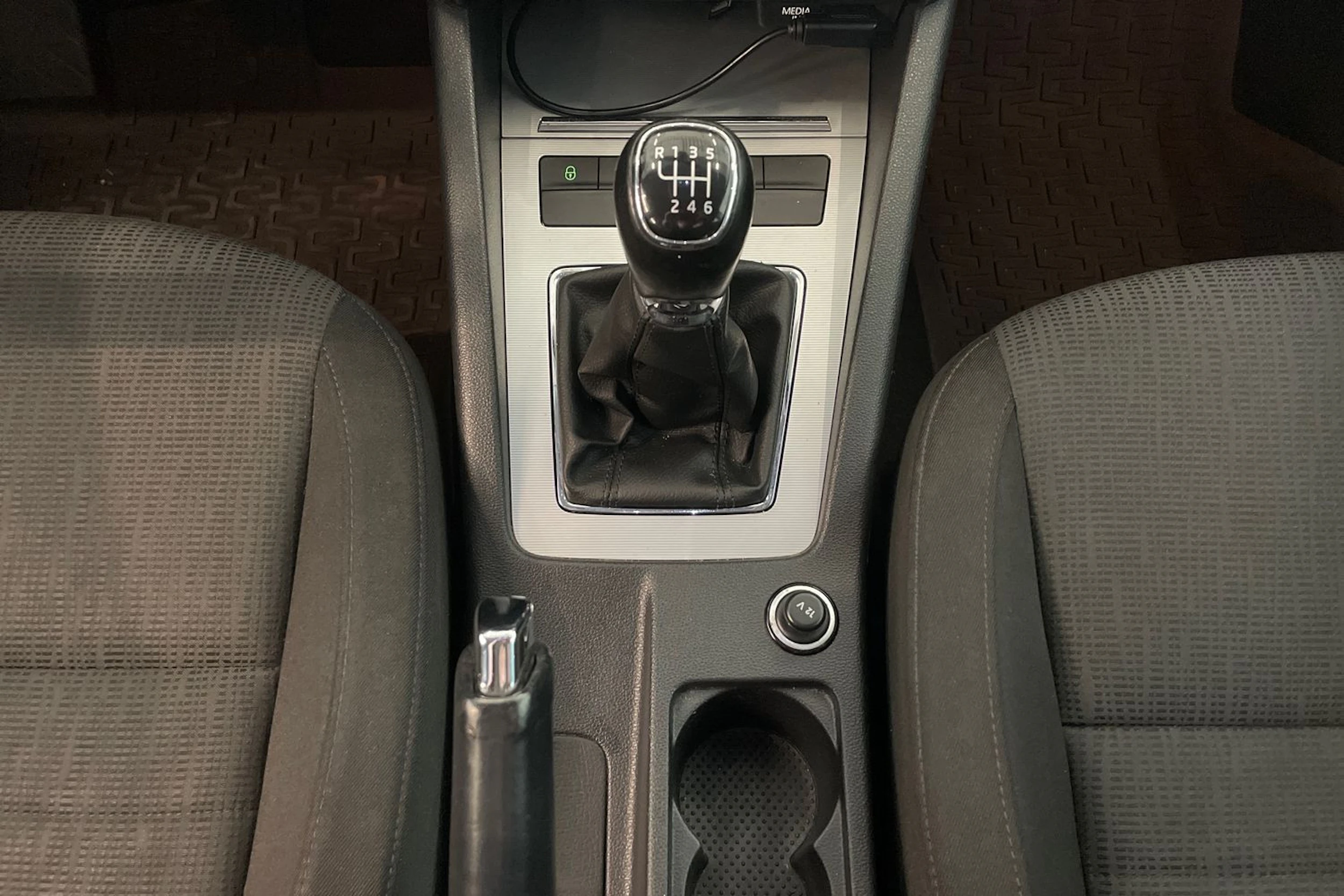 valkoinen Skoda Octavia 2014 kuva 26.