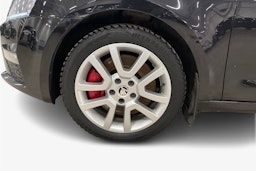 musta Skoda Octavia 2014 kuva 11.