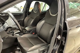 musta Skoda Octavia 2014 kuva 14.