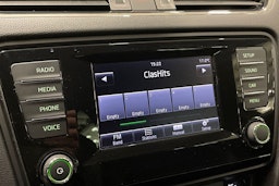 musta Skoda Octavia 2014 kuva 23.