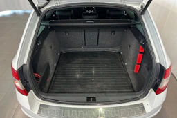 valkoinen Skoda Octavia 2014 kuva 15.