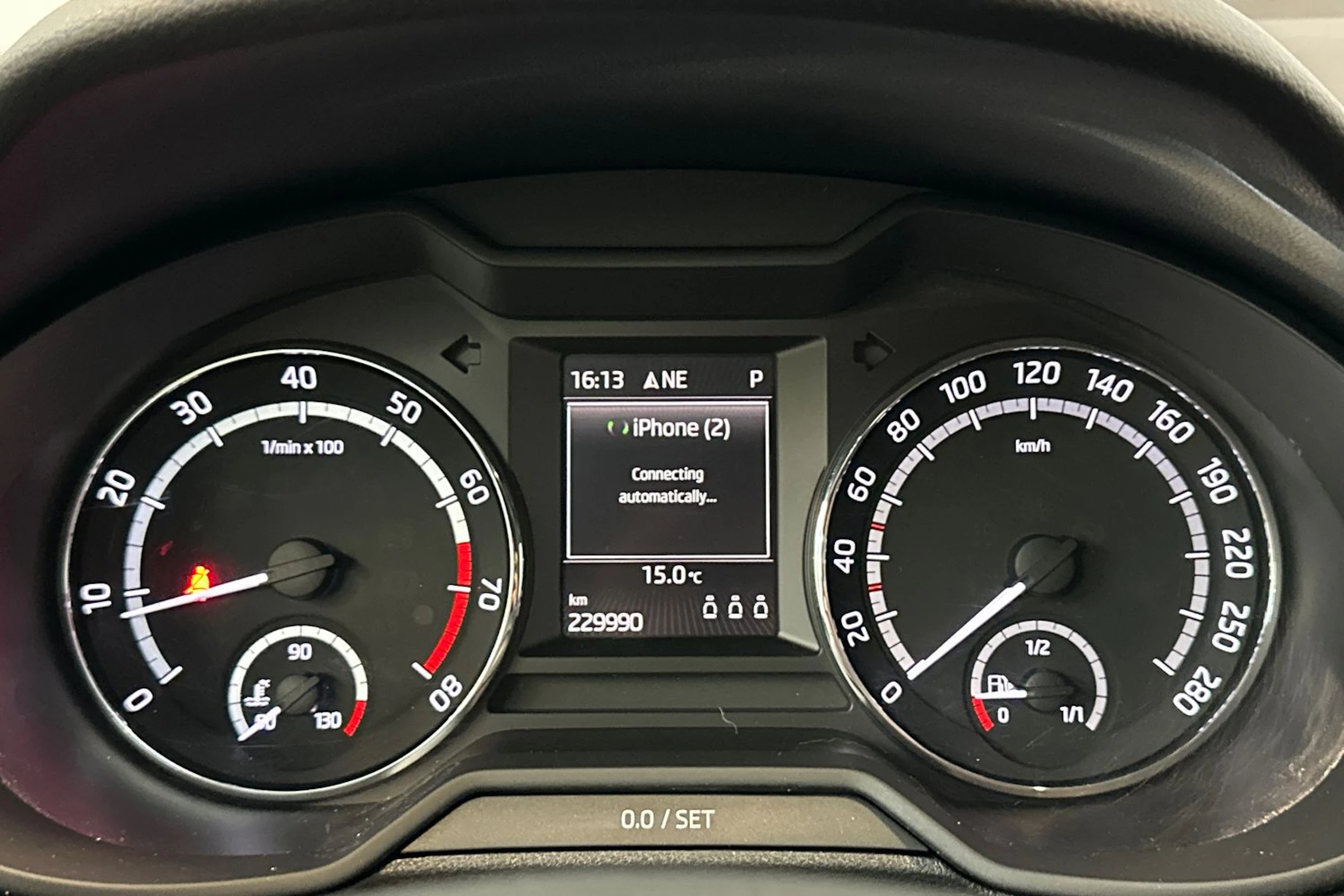 valkoinen Skoda Octavia 2014 kuva 16.