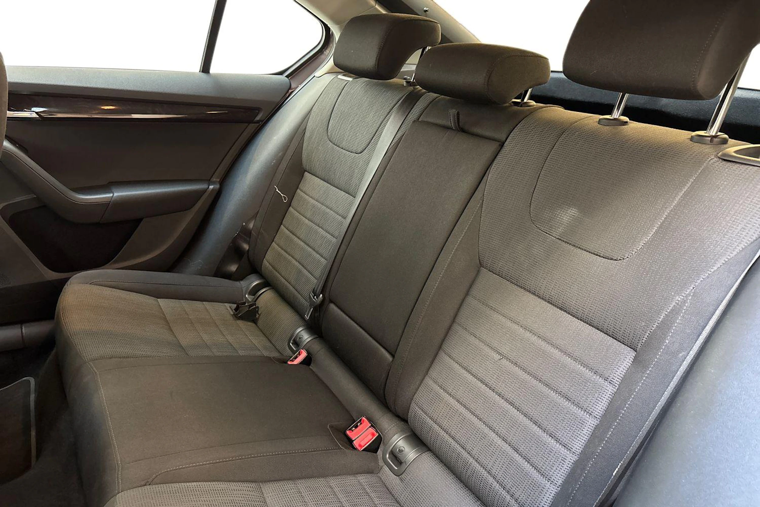 ruskea (beige) Skoda Octavia 2014 kuva 8.