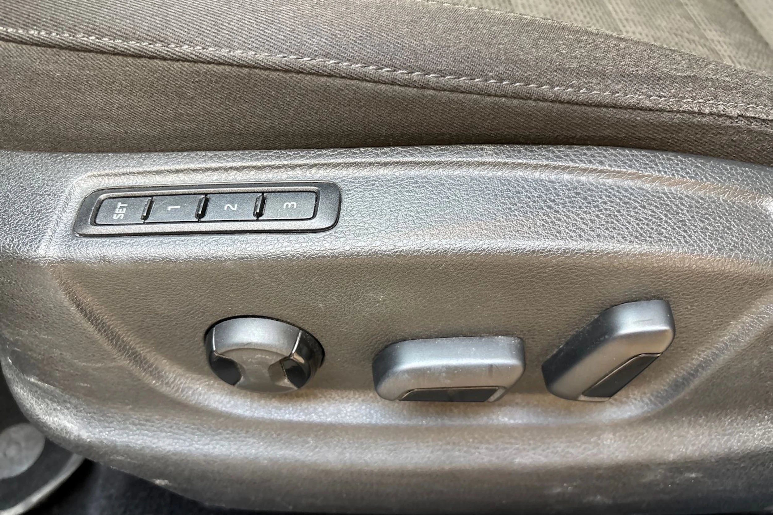 ruskea (beige) Skoda Octavia 2014 kuva 15.