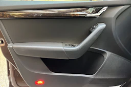 ruskea (beige) Skoda Octavia 2014 kuva 16.