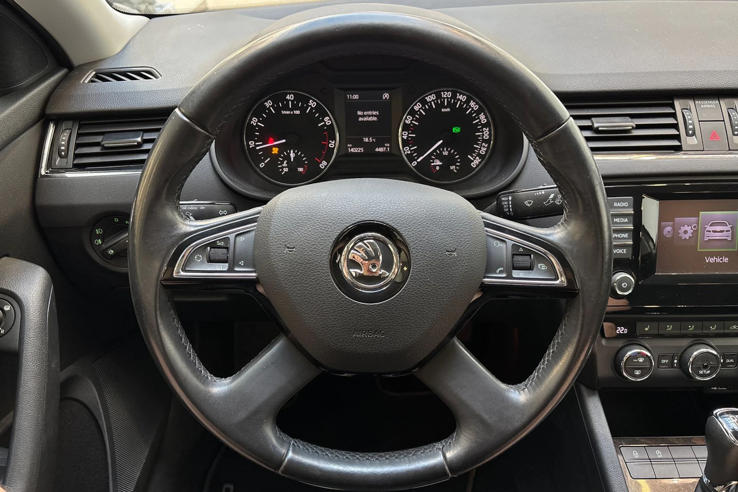 ruskea (beige) Skoda Octavia 2014 kuva 18.