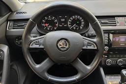 ruskea (beige) Skoda Octavia 2014 kuva 18.