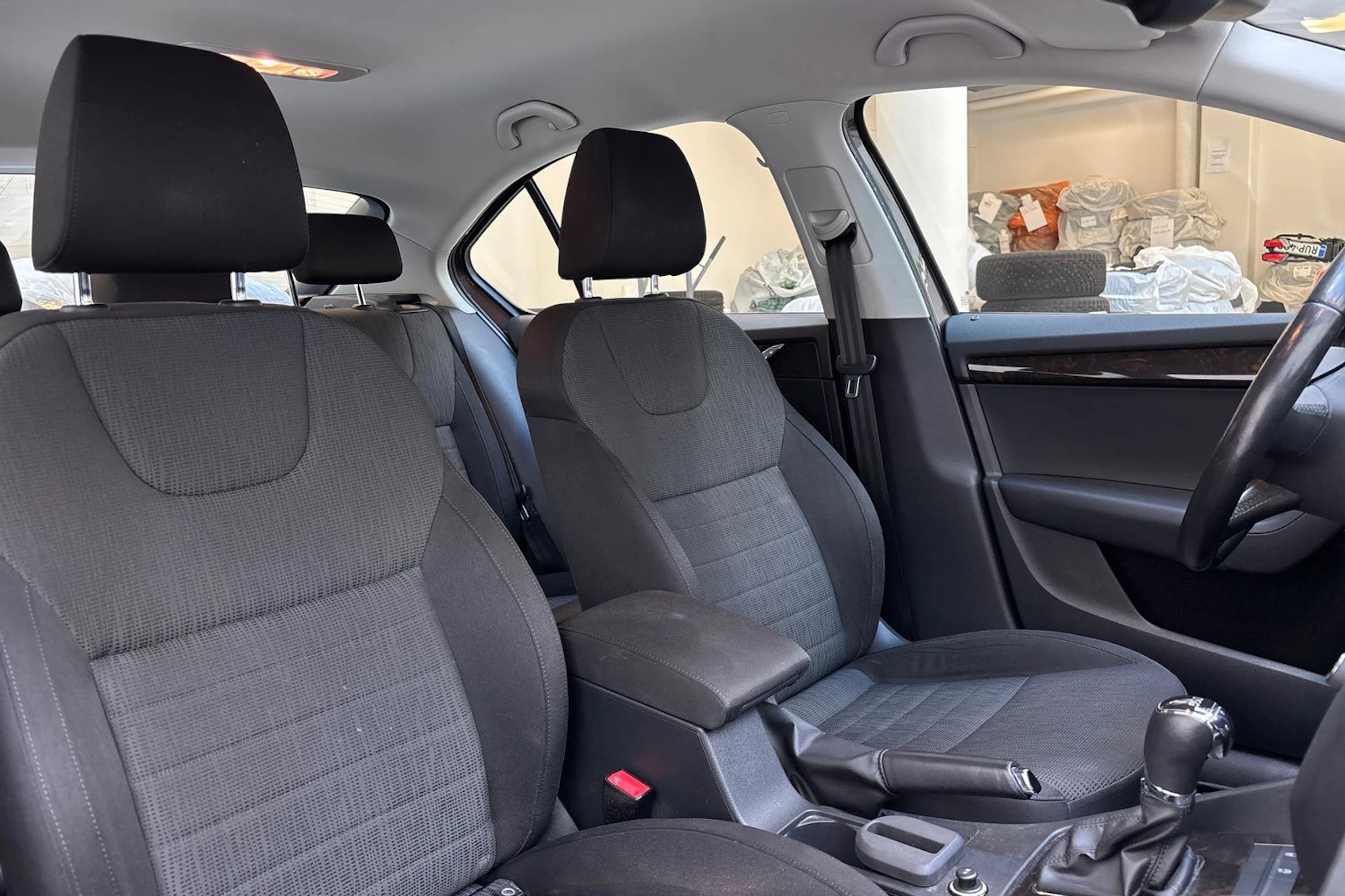 ruskea (beige) Skoda Octavia 2014 kuva 22.