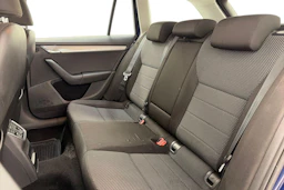 sininen Skoda Octavia 2015 kuva 8.