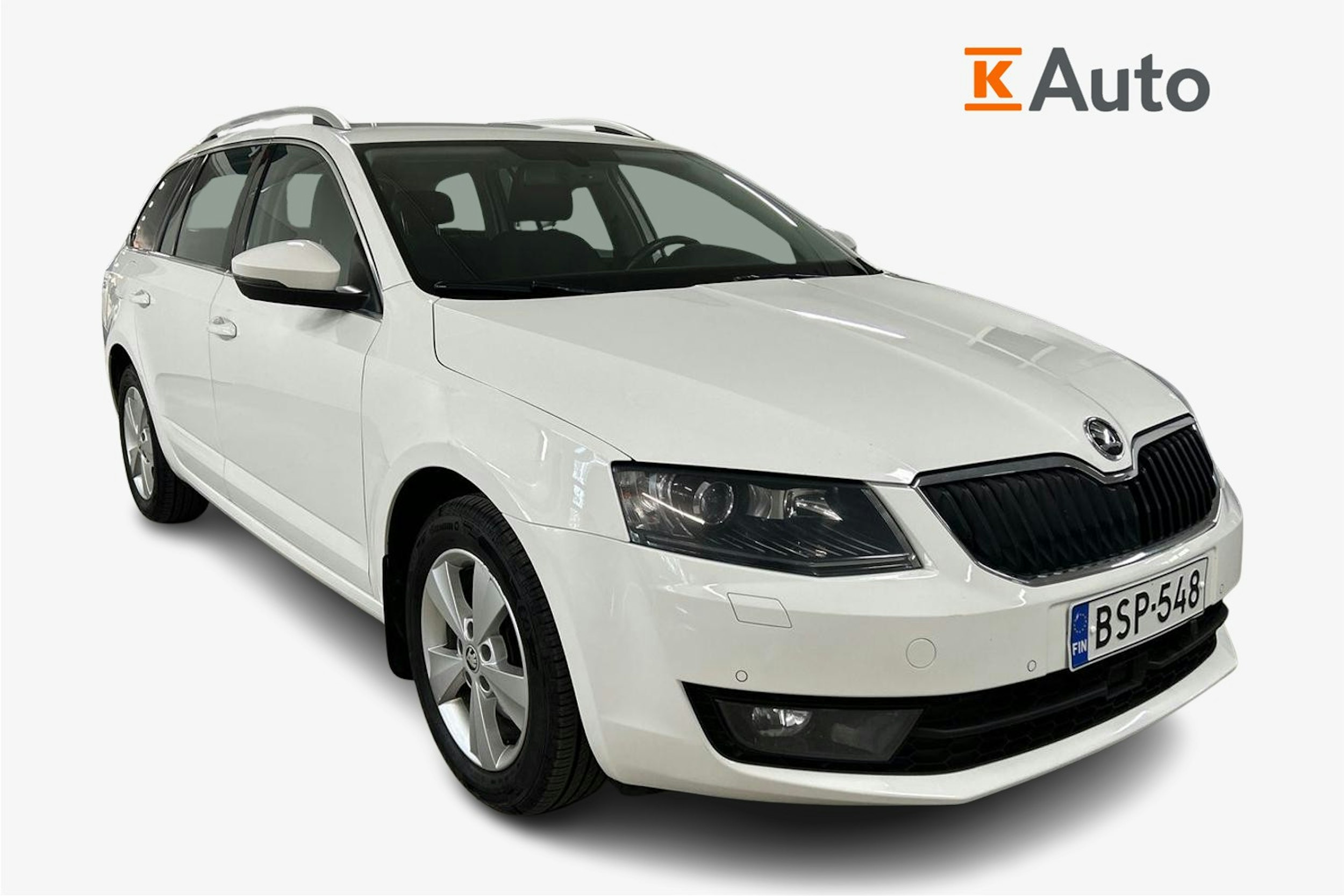 valkoinen Skoda Octavia 2015 kuva 1.