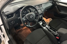 valkoinen Skoda Octavia 2015 kuva 7.