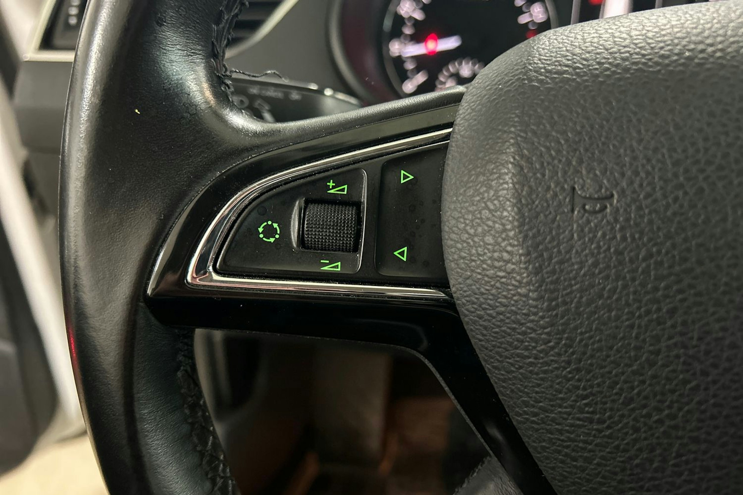 valkoinen Skoda Octavia 2015 kuva 17.