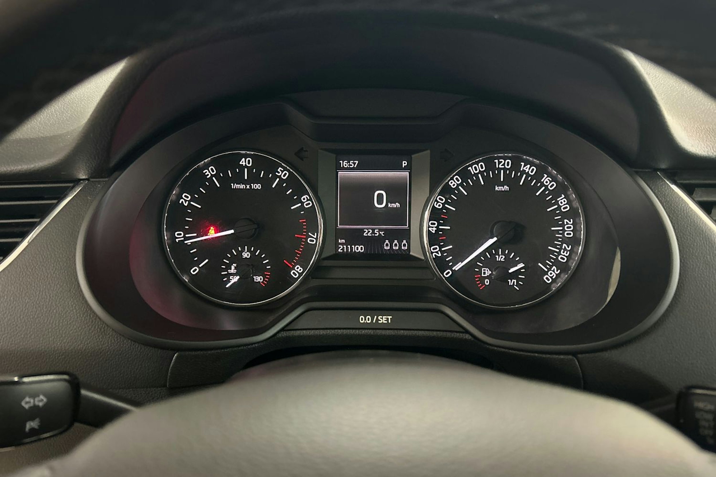valkoinen Skoda Octavia 2015 kuva 19.
