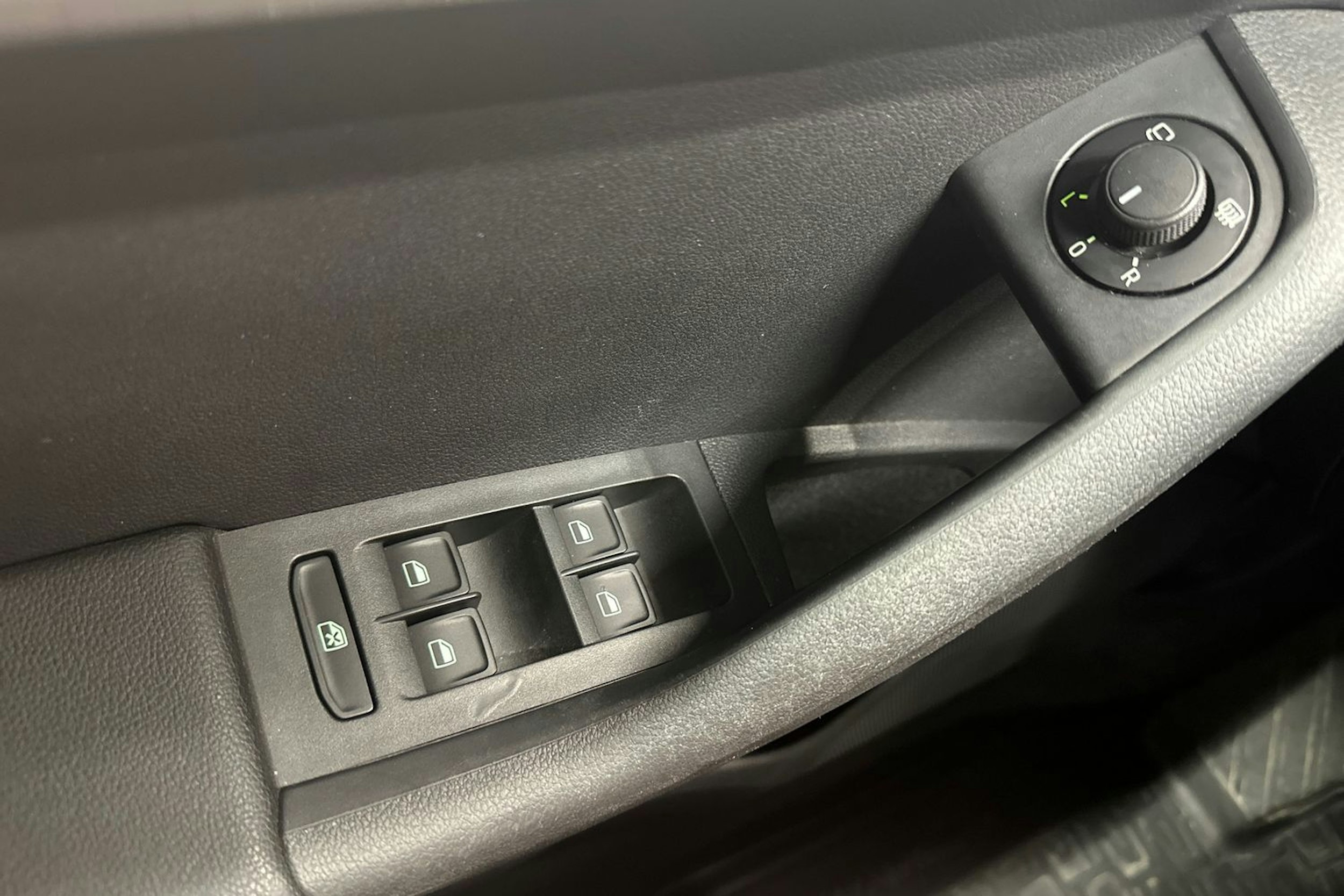 sininen Skoda Octavia 2015 kuva 15.