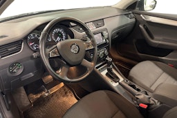 harmaa Skoda Octavia 2015 kuva 6.