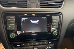 harmaa Skoda Octavia 2015 kuva 15.