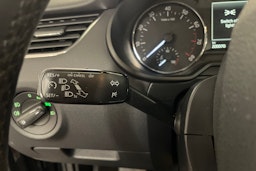 harmaa Skoda Octavia 2015 kuva 16.