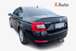 Musta Skoda OCTAVIA 2015 kuva 2.