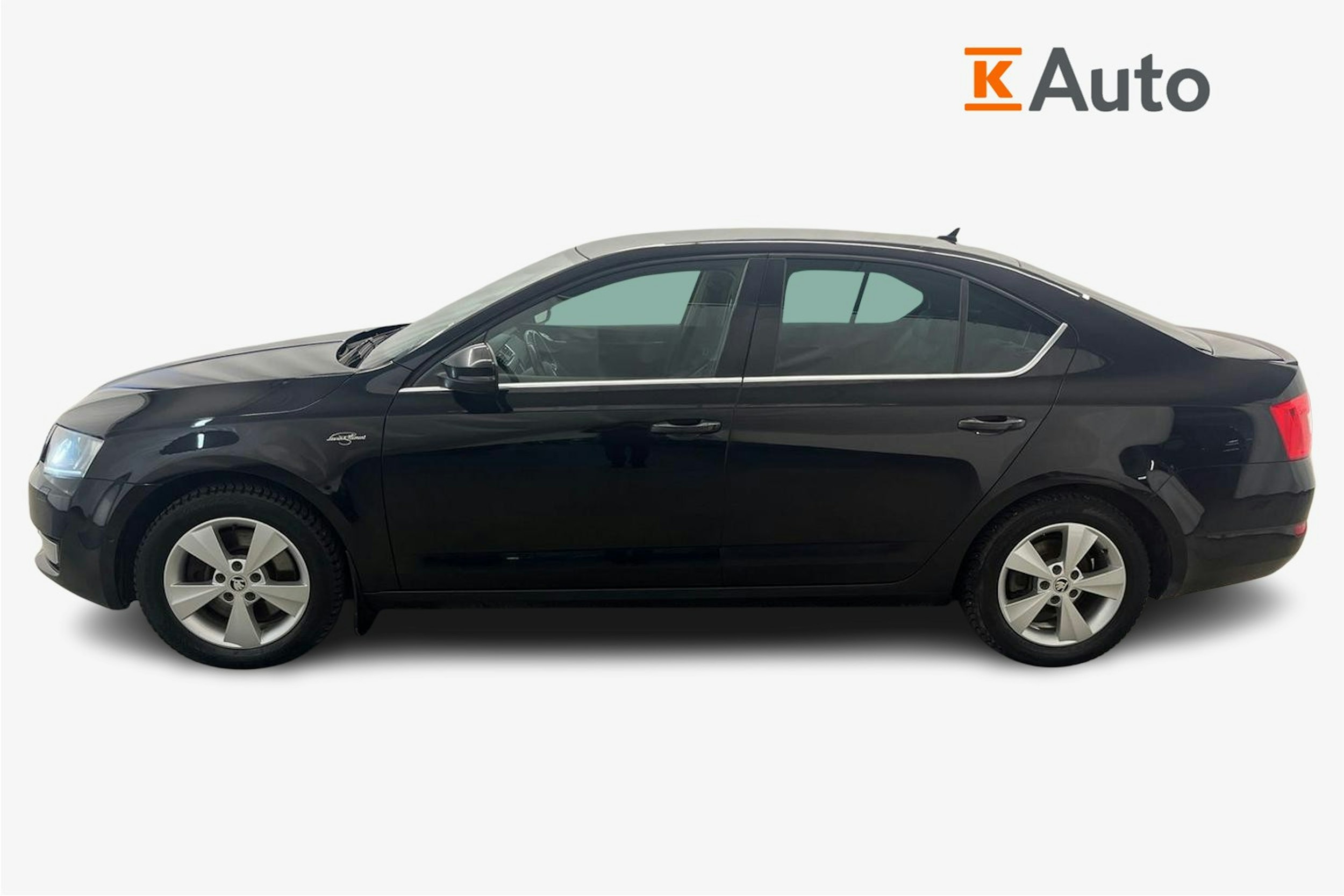 Musta Skoda OCTAVIA 2015 kuva 5.