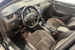 Musta Skoda OCTAVIA 2015 kuva 6.