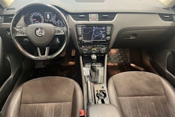 Musta Skoda OCTAVIA 2015 kuva 7.