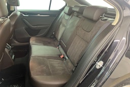 Musta Skoda OCTAVIA 2015 kuva 8.