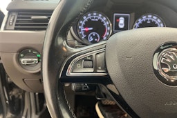 Musta Skoda OCTAVIA 2015 kuva 13.