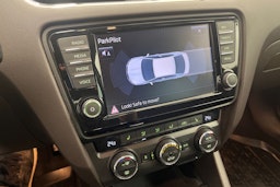 Musta Skoda OCTAVIA 2015 kuva 16.