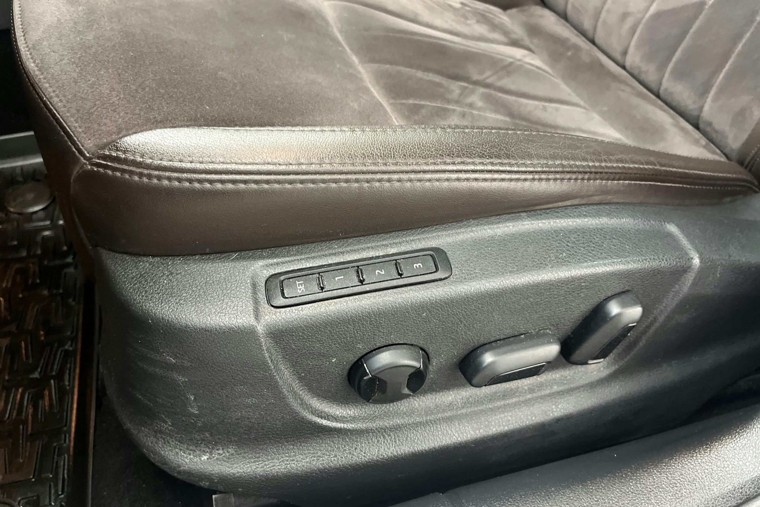 Musta Skoda OCTAVIA 2015 kuva 19.