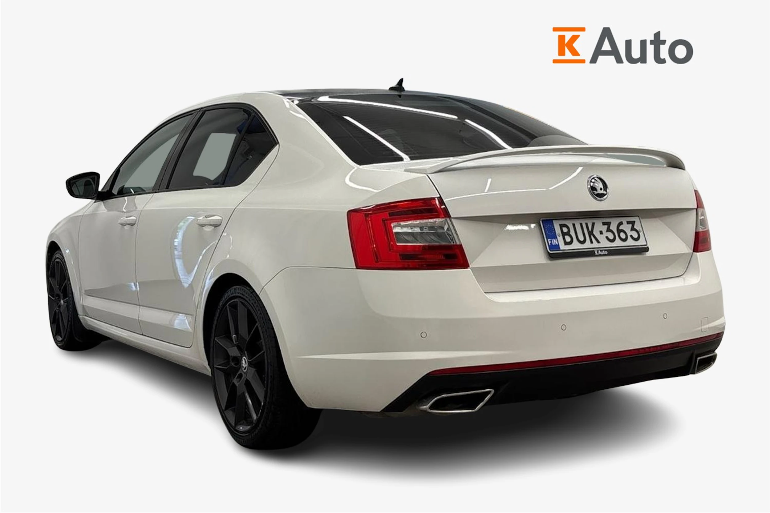 valkoinen Skoda Octavia 2015 kuva 2.