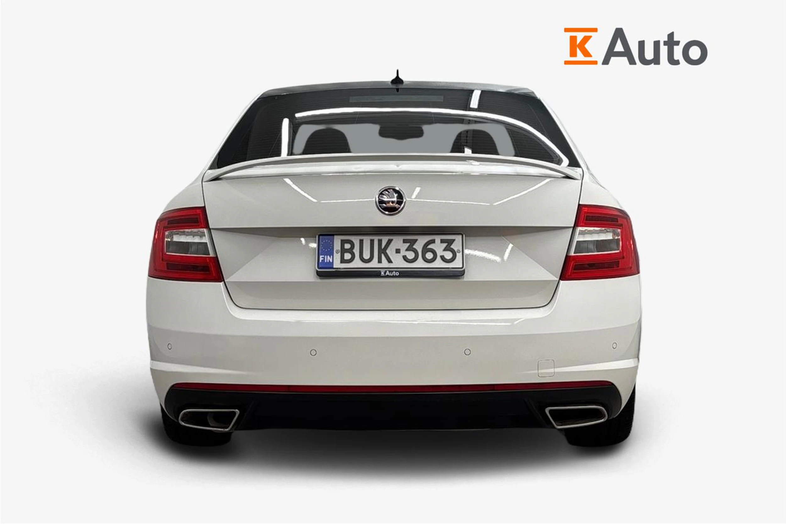 valkoinen Skoda Octavia 2015 kuva 3.