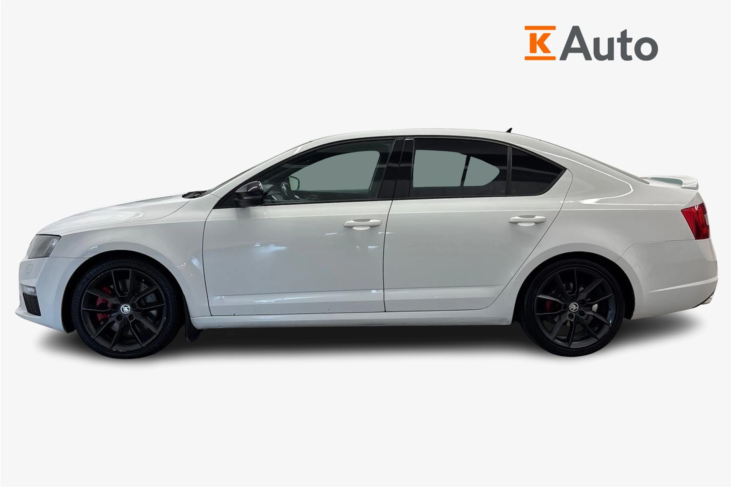 valkoinen Skoda Octavia 2015 kuva 5.
