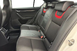 valkoinen Skoda Octavia 2015 kuva 8.