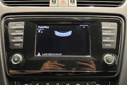 valkoinen Skoda Octavia 2015 kuva 17.