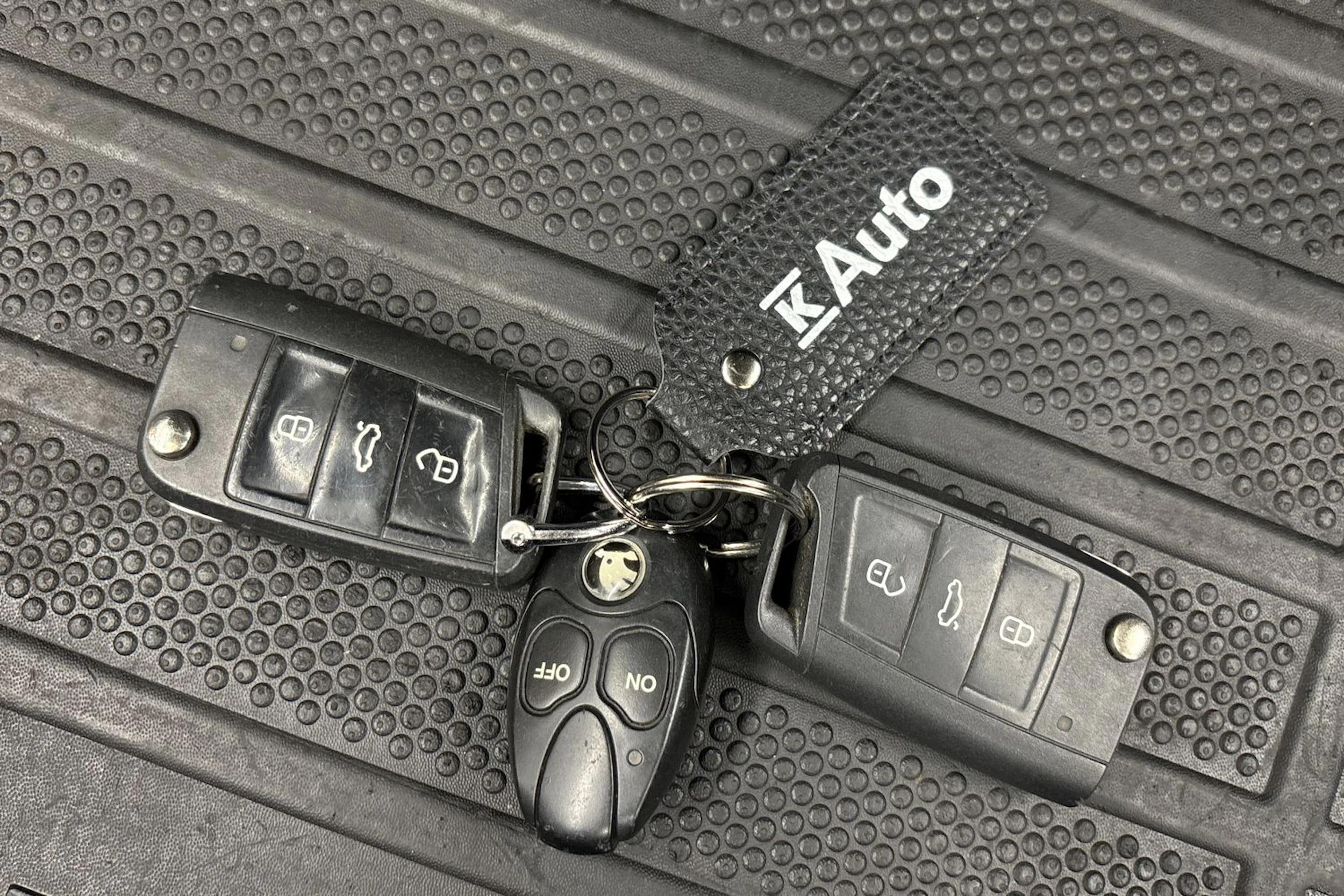 valkoinen Skoda Octavia 2015 kuva 22.