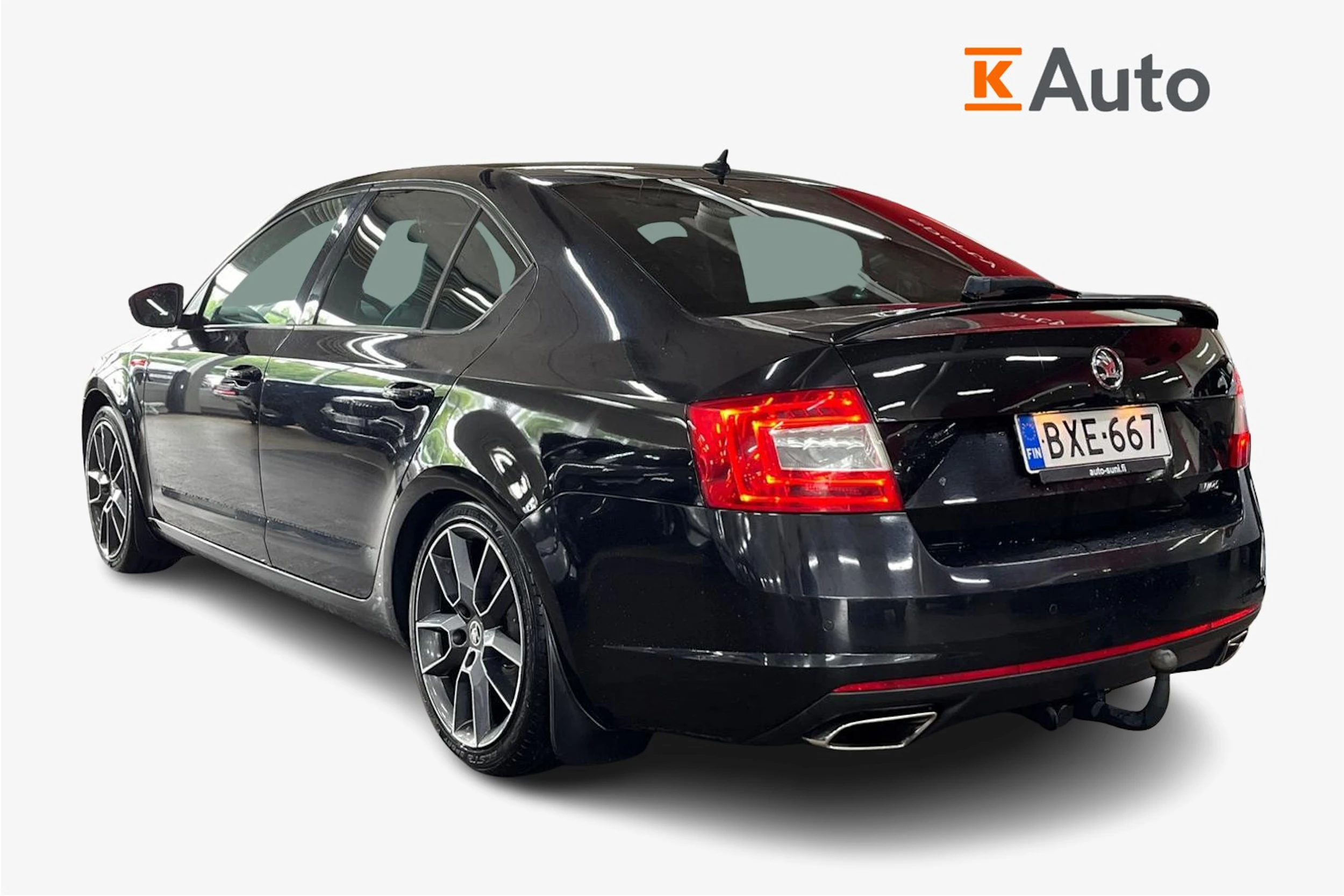 Musta Skoda OCTAVIA 2015 kuva 2.