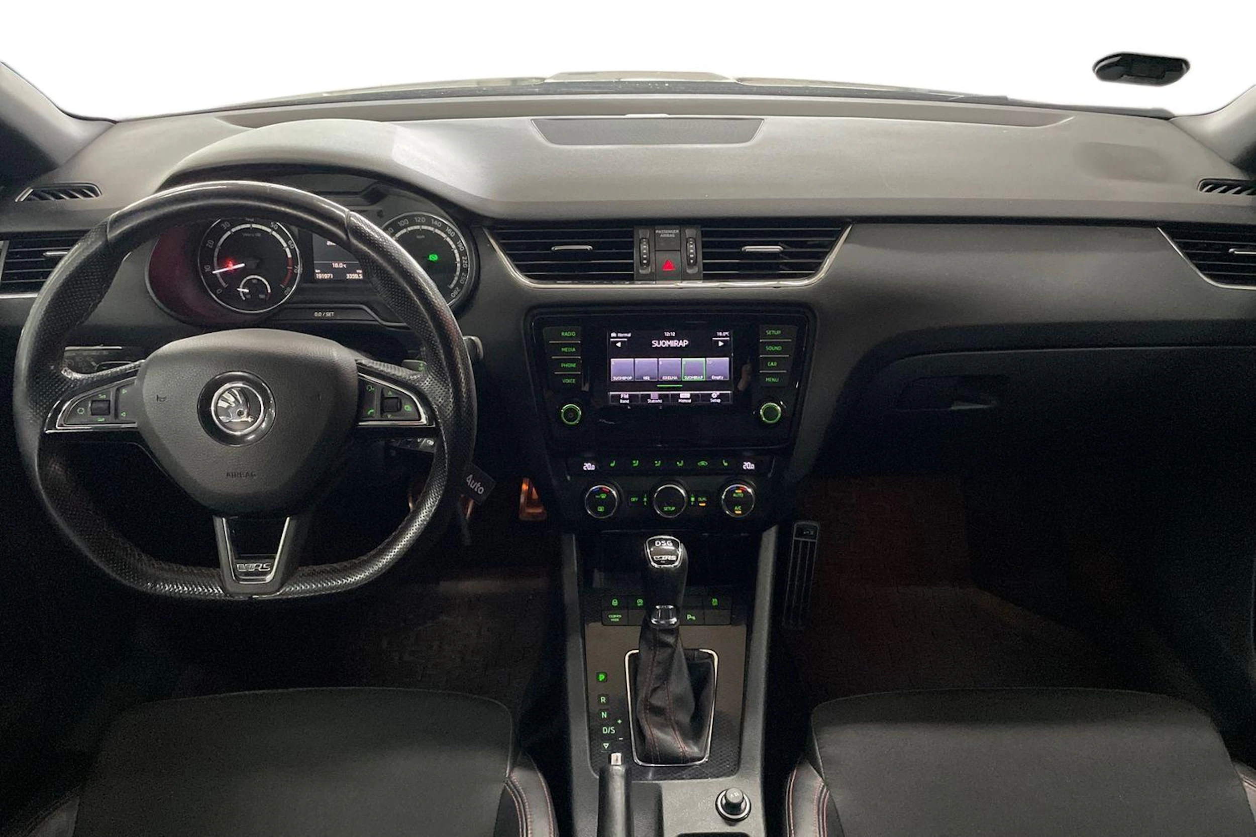 Musta Skoda OCTAVIA 2015 kuva 7.