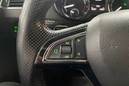 Musta Skoda OCTAVIA 2015 kuva 12.