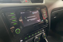 Musta Skoda OCTAVIA 2015 kuva 16.