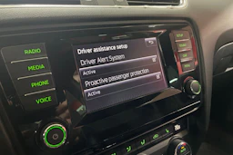 Musta Skoda OCTAVIA 2015 kuva 17.