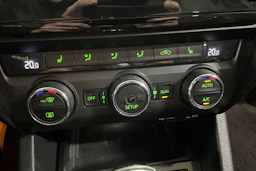 Musta Skoda OCTAVIA 2015 kuva 18.