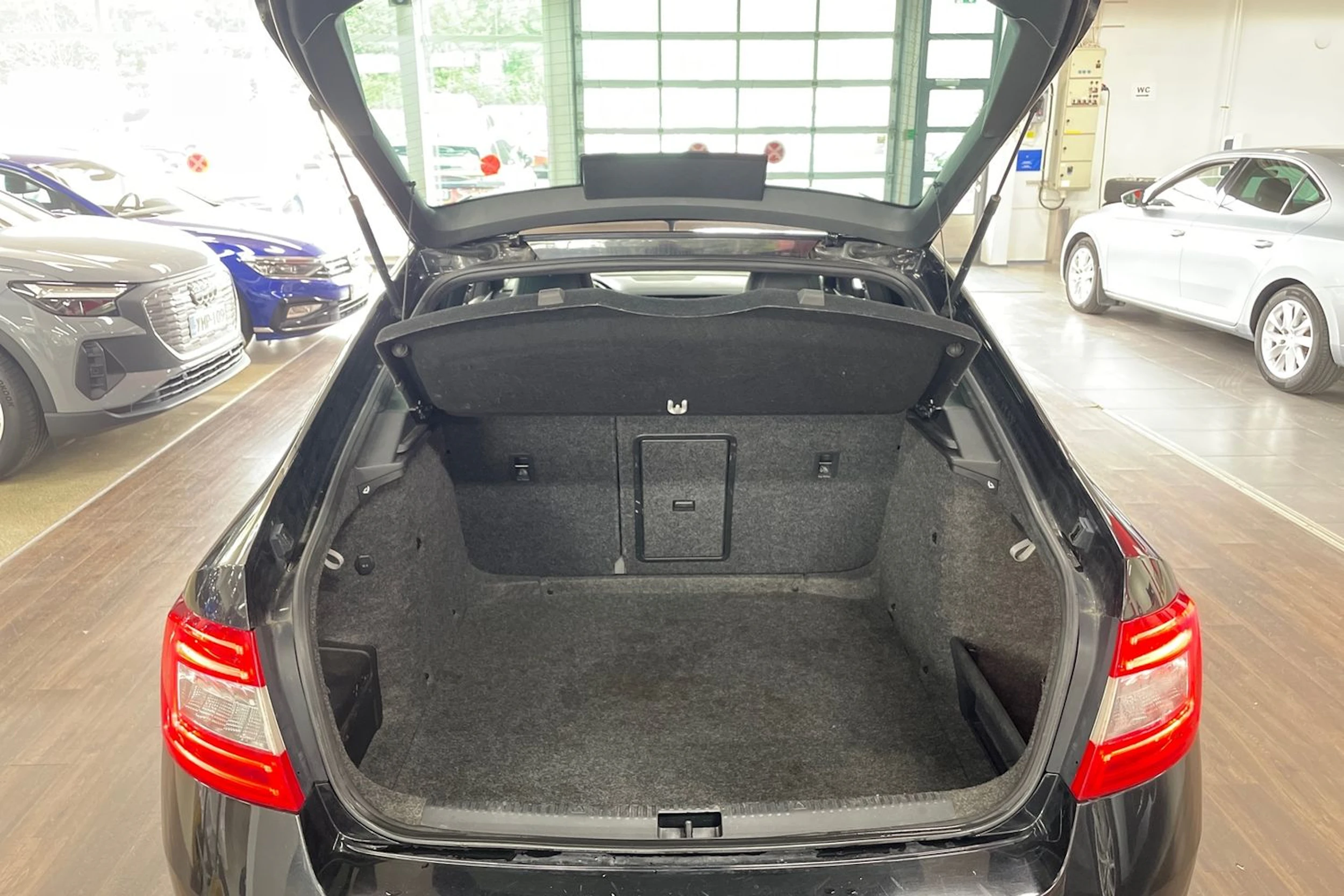 Musta Skoda OCTAVIA 2015 kuva 22.