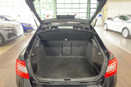 Musta Skoda OCTAVIA 2015 kuva 22.