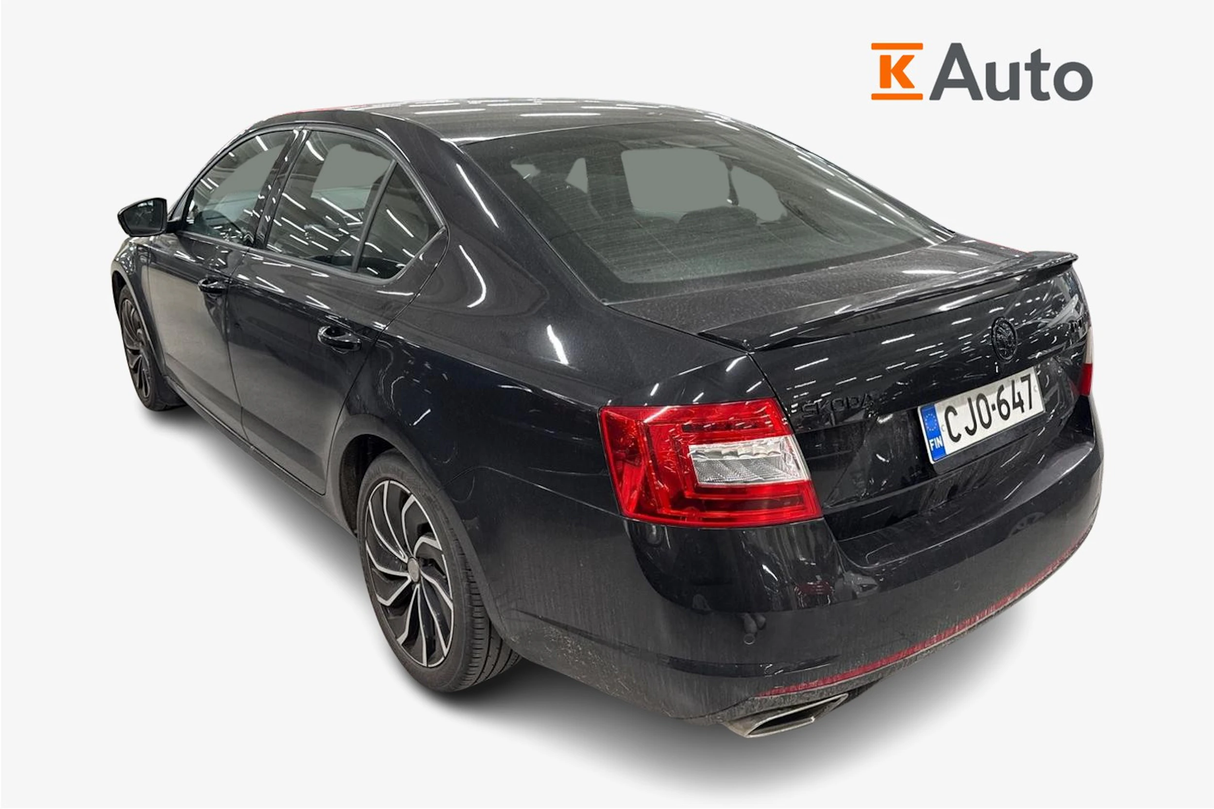 musta Skoda Octavia 2015 kuva 2.