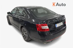 musta Skoda Octavia 2015 kuva 2.