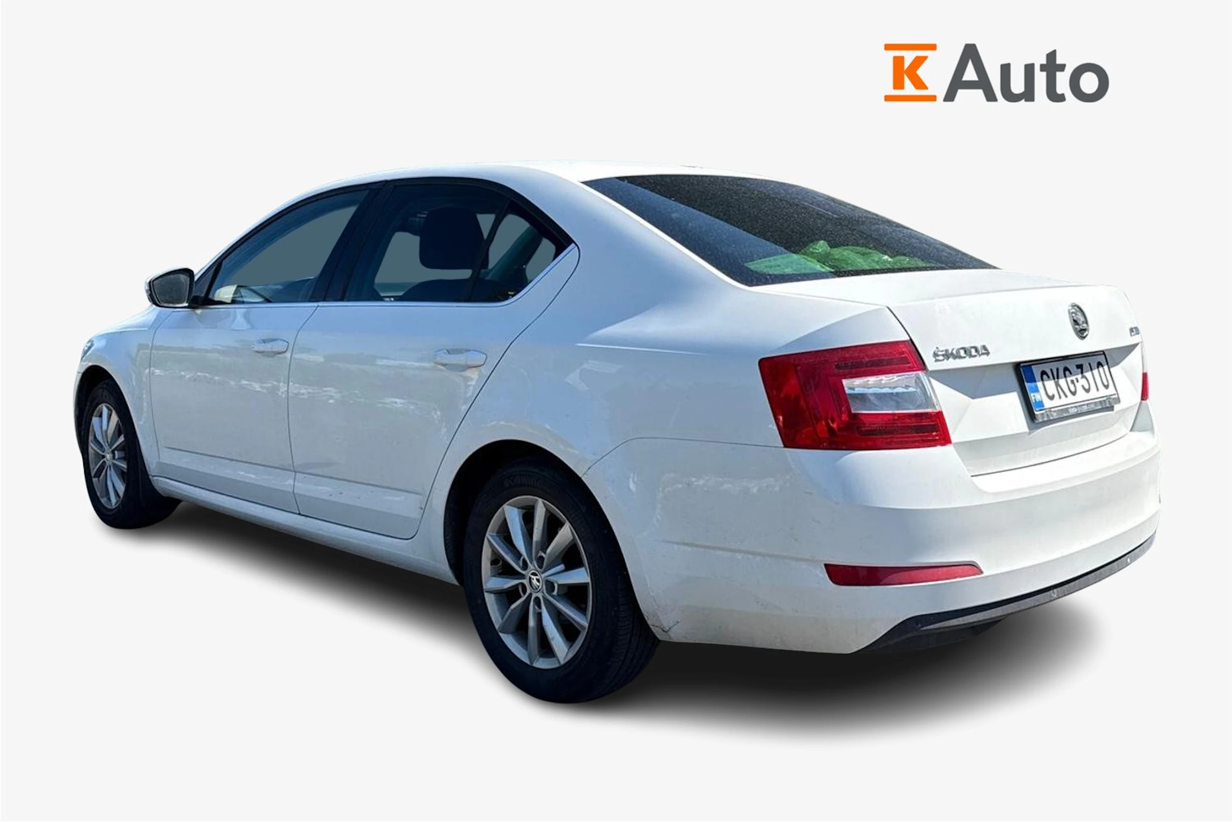 valkoinen Skoda Octavia 2015 kuva 2.