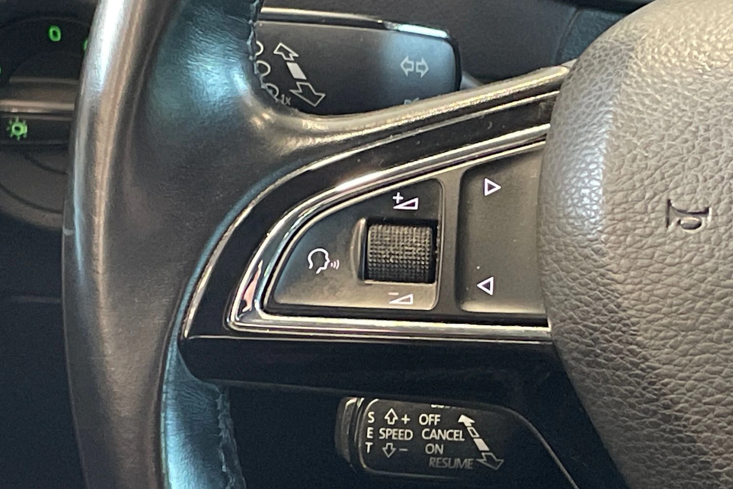 valkoinen Skoda Octavia 2015 kuva 14.
